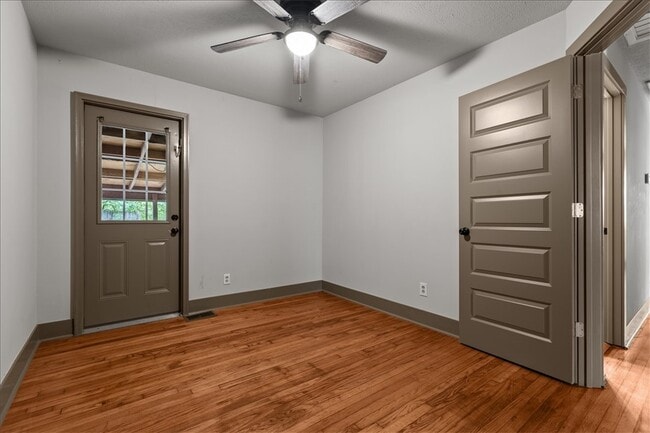 Building Photo - 522 S Duncan Ave