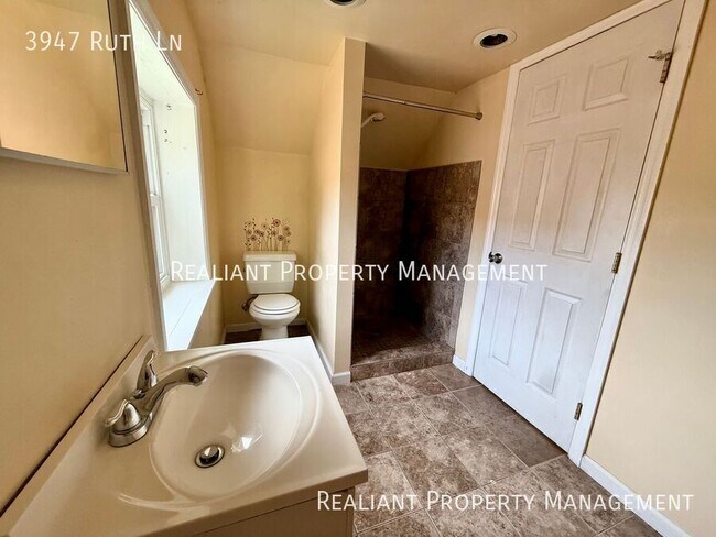 Building Photo - 3947 Ruth Ln