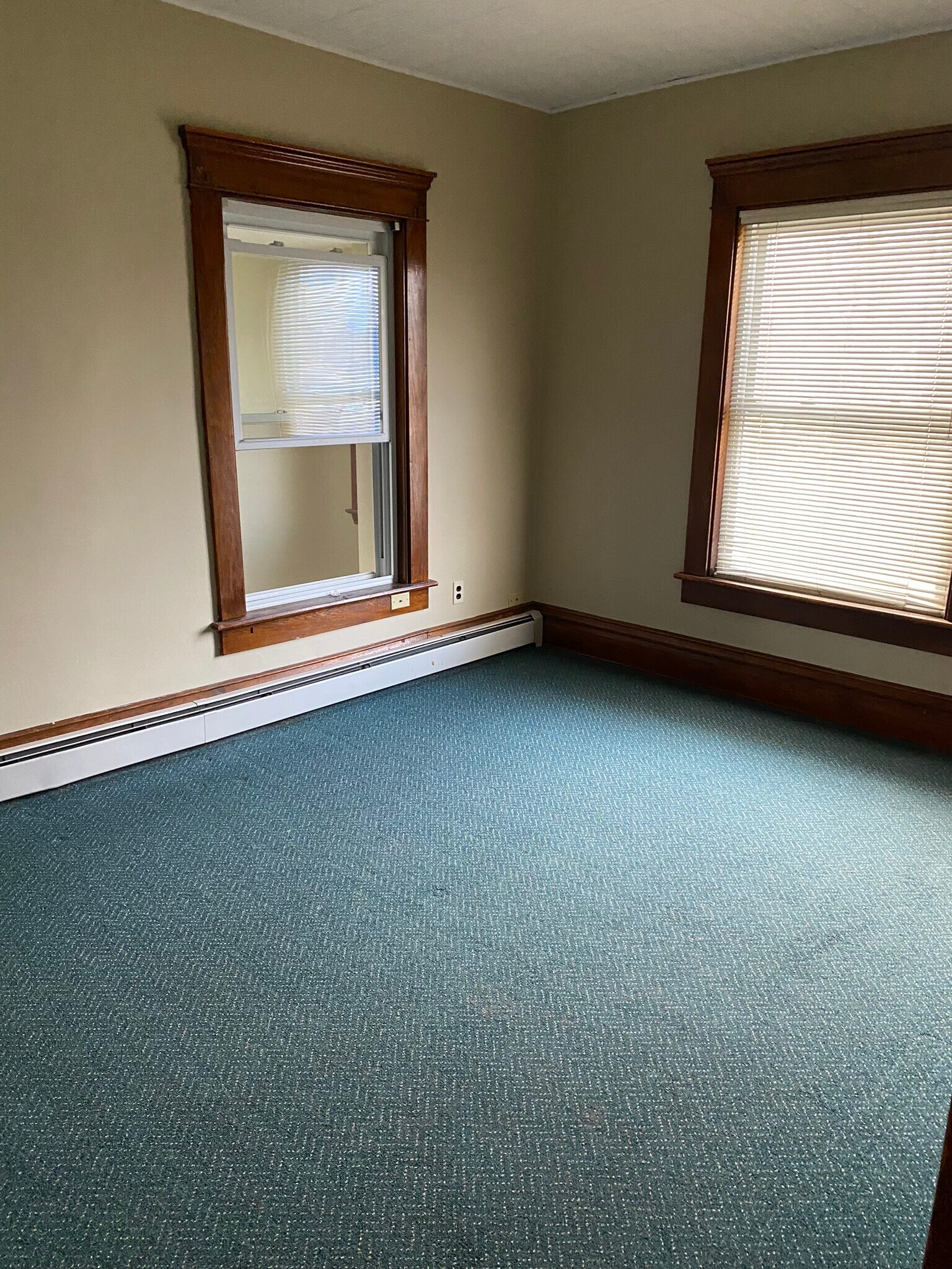 Building Photo - 241 W Pine St