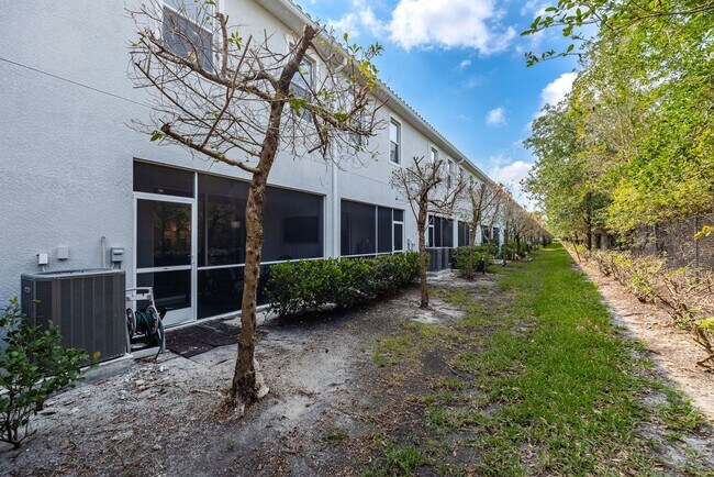 Building Photo - Experience Town Home living.. Welcome to W...