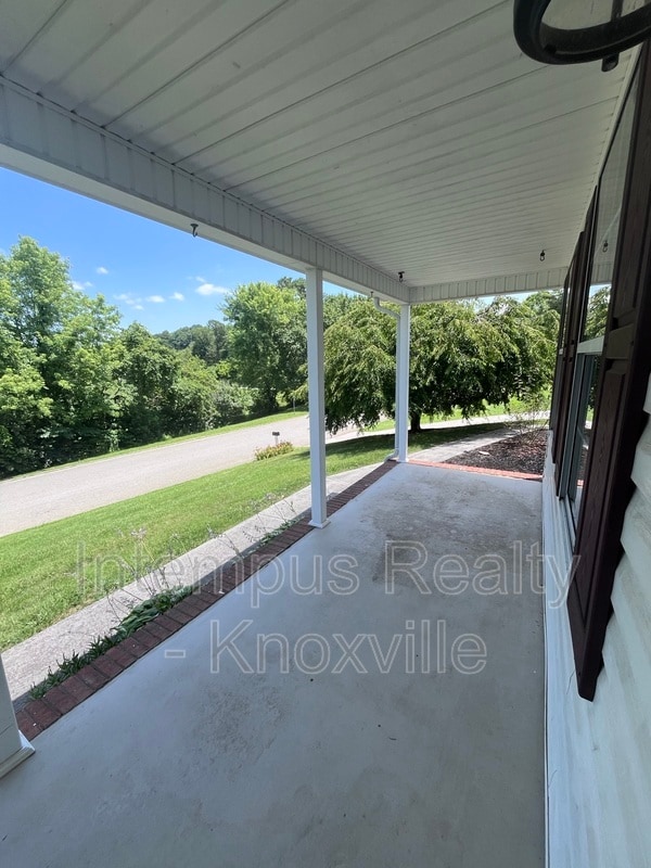 Building Photo - 7728 Chapel Bend Dr