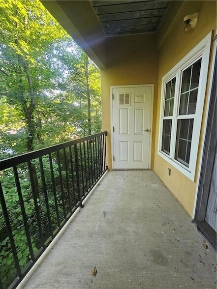 Building Photo - 424 Lindbergh Drive NE