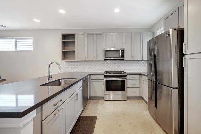 Building Photo - 3108 Aldwyche Dr