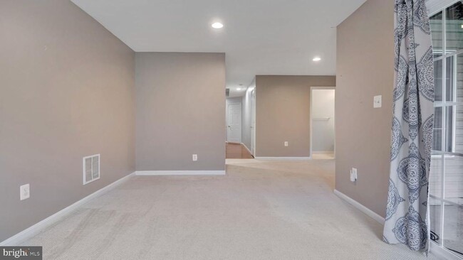 Building Photo - 2453 Cheyenne Dr