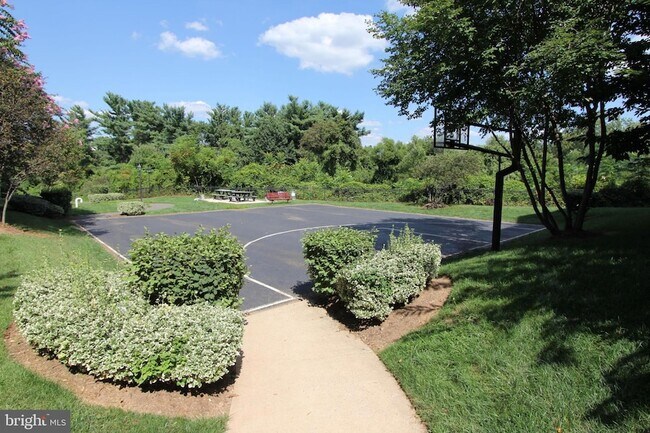 Building Photo - 1591 Spring Gate Dr.