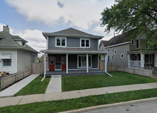 Building Photo - 1345 7th St