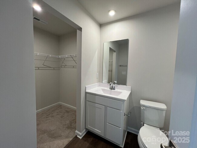 Building Photo - 7102 Capstan Ter