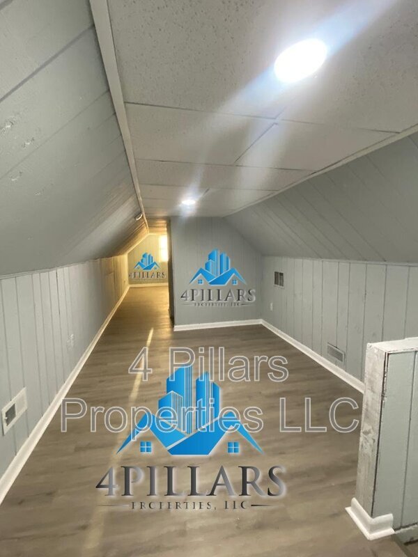 Building Photo - 5007 Magoun Ave