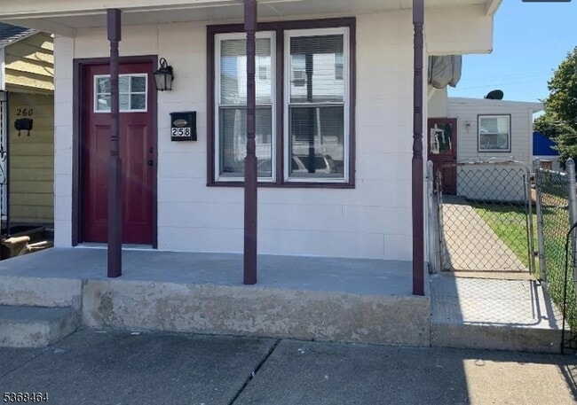 Primary Photo - 258 Chambers St