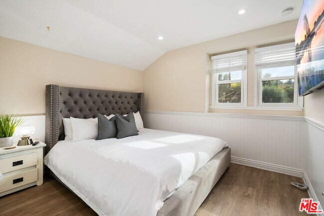 Building Photo - 22711 Margarita Dr