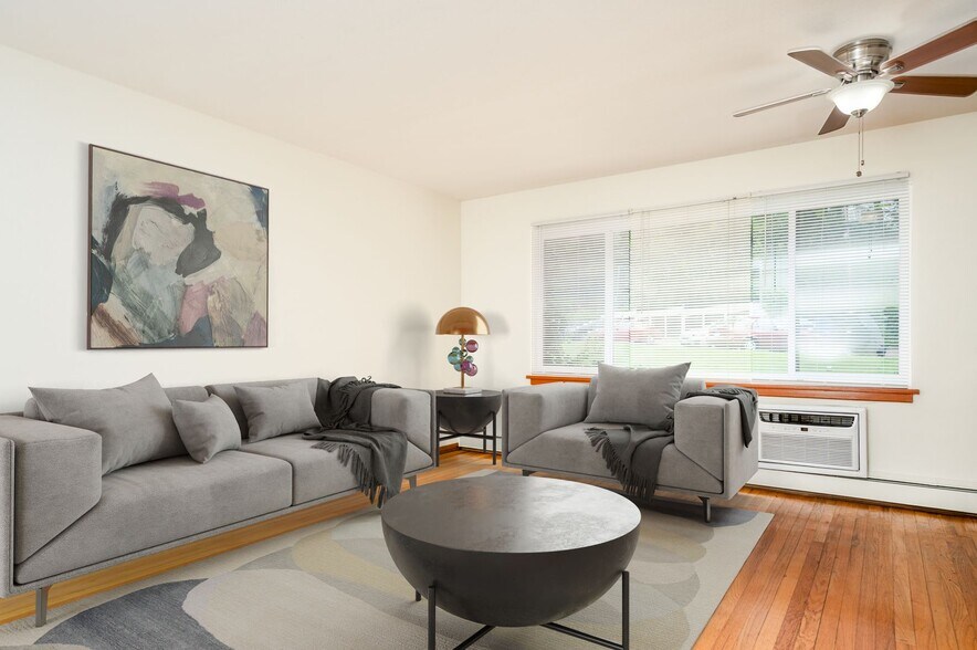 Interior Photo - East River Terrace