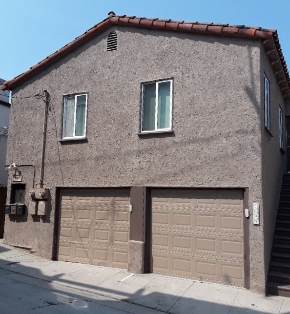 Private garage + guest spot. - 3607 Crest Dr