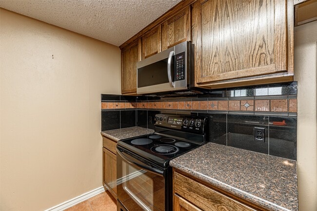 Building Photo - 14655 Champion Forest Dr Dr