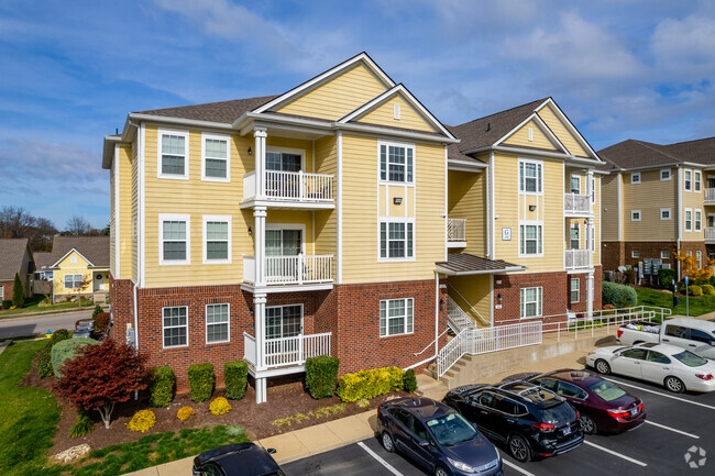 Building Photo - The Retreat at Arden Village Apartments