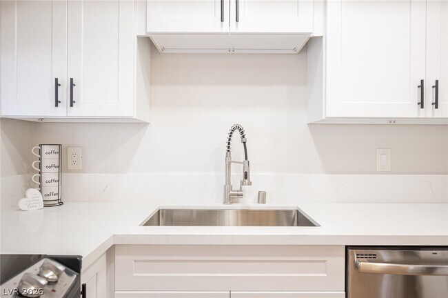 Building Photo - 3720 Snorkel Cir