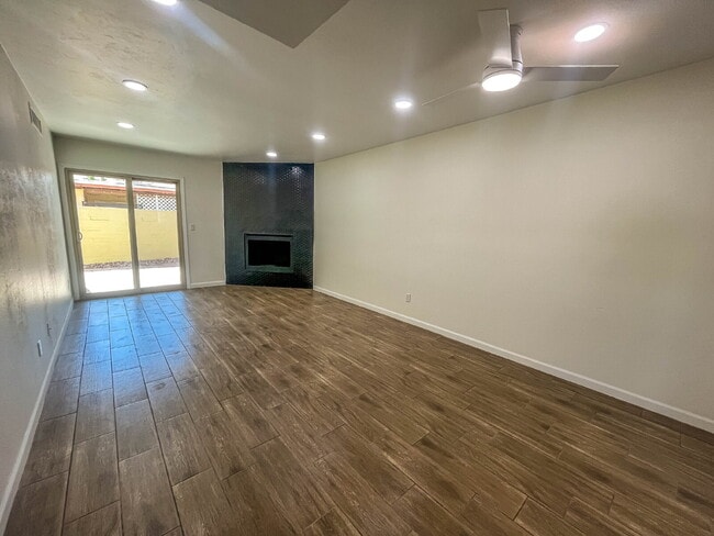 Building Photo - 5078 S Warren Ave