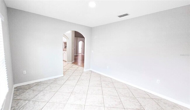 Building Photo - 3519 Kenwood Crossing