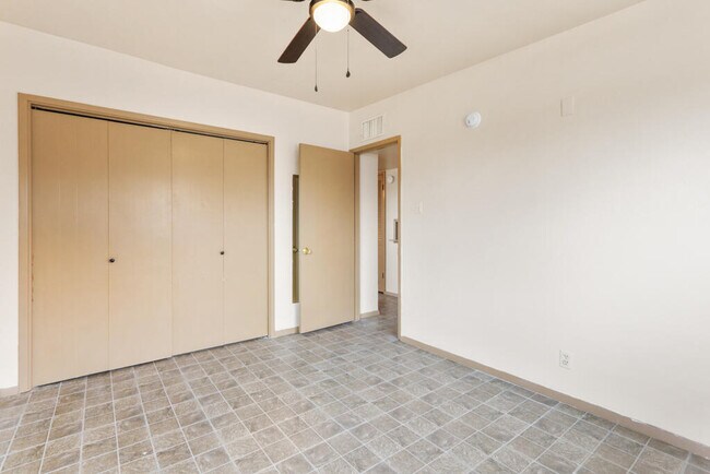 Building Photo - 5201 Cornell Ave