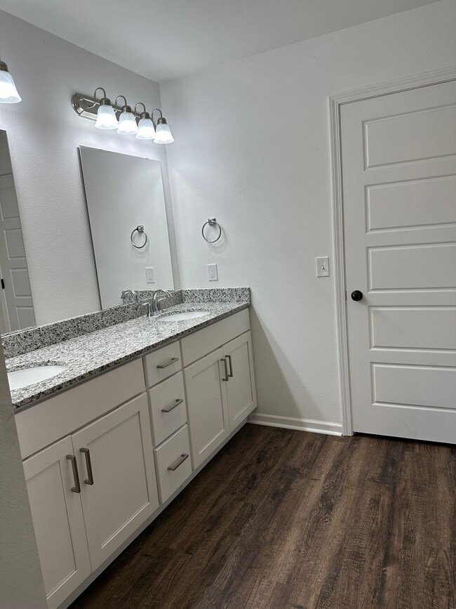 Building Photo - Newly built 3 bedroom, 2 bathroom duplex w...