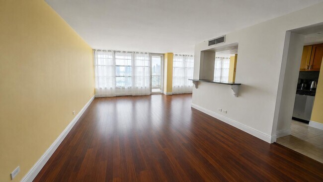 Building Photo - 230 174th St