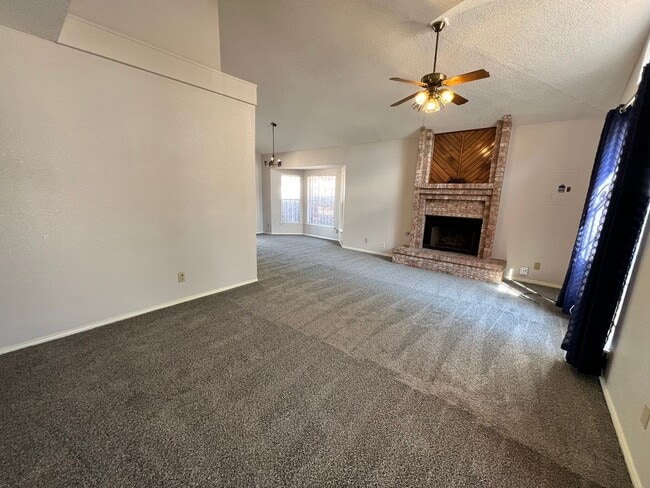 Building Photo - COMPETITIVELY PRICED WESTSIDE HOME