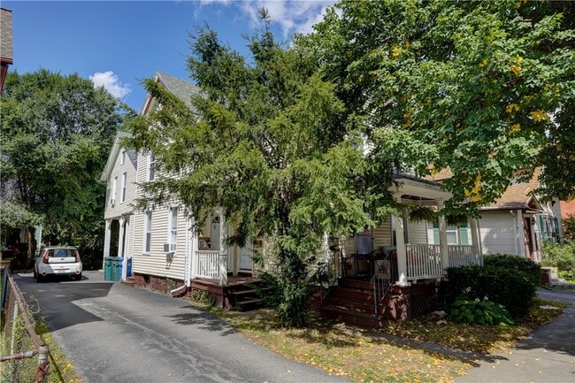 Building Photo - 416 Gregory St
