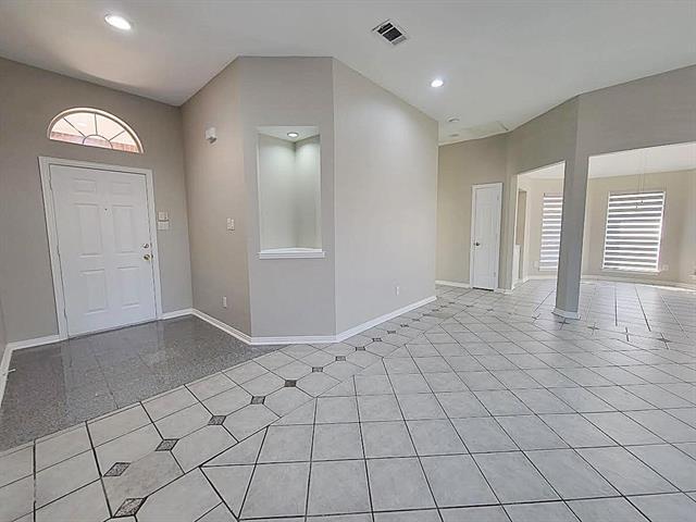Building Photo - 1144 San Saba Dr