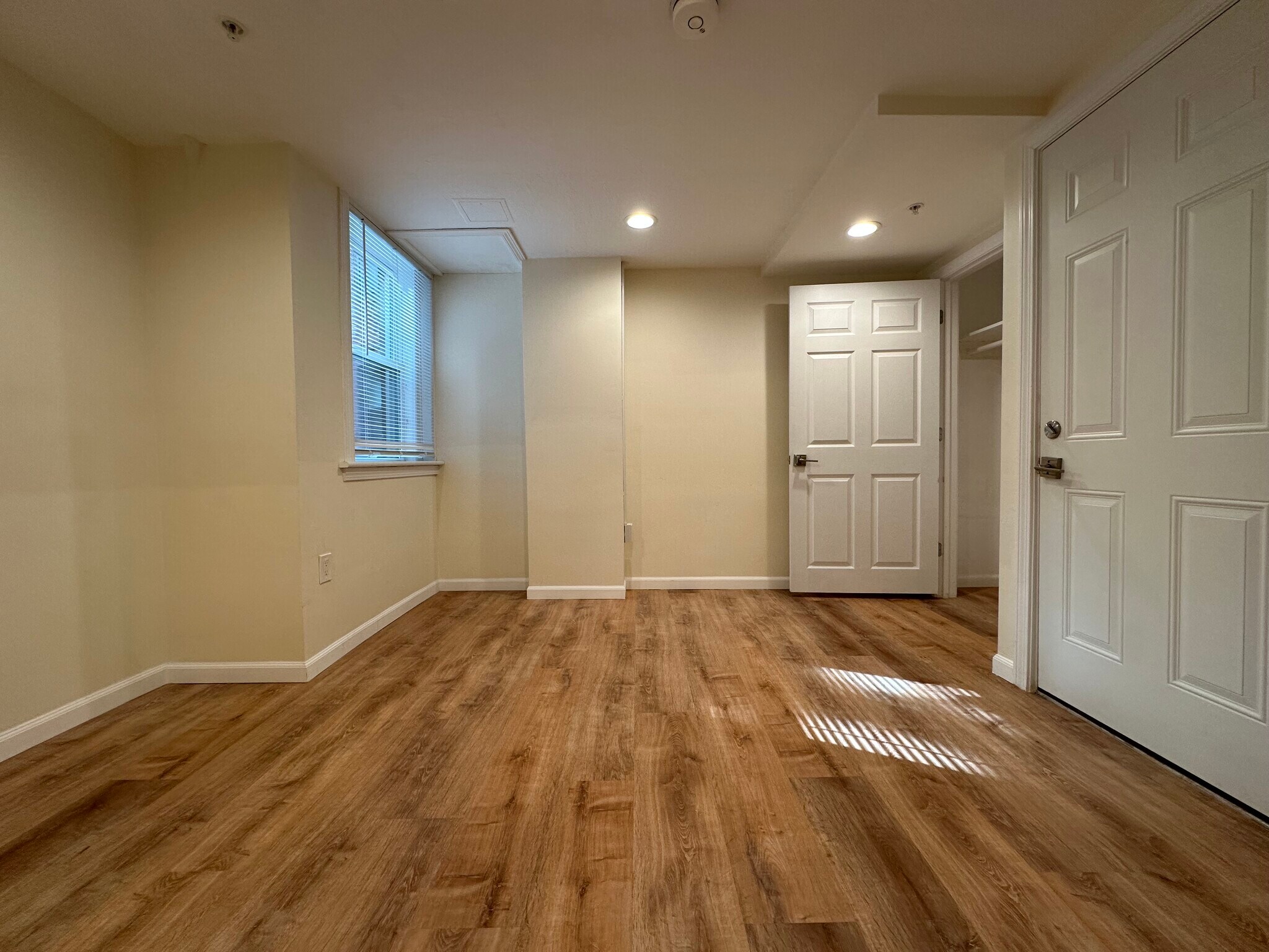 Building Photo - 1805 Beacon St