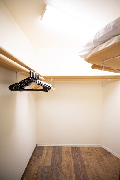 Building Photo - 677 US-50