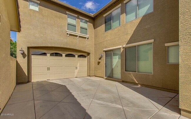 Building Photo - 14582 W Port Royale Ln