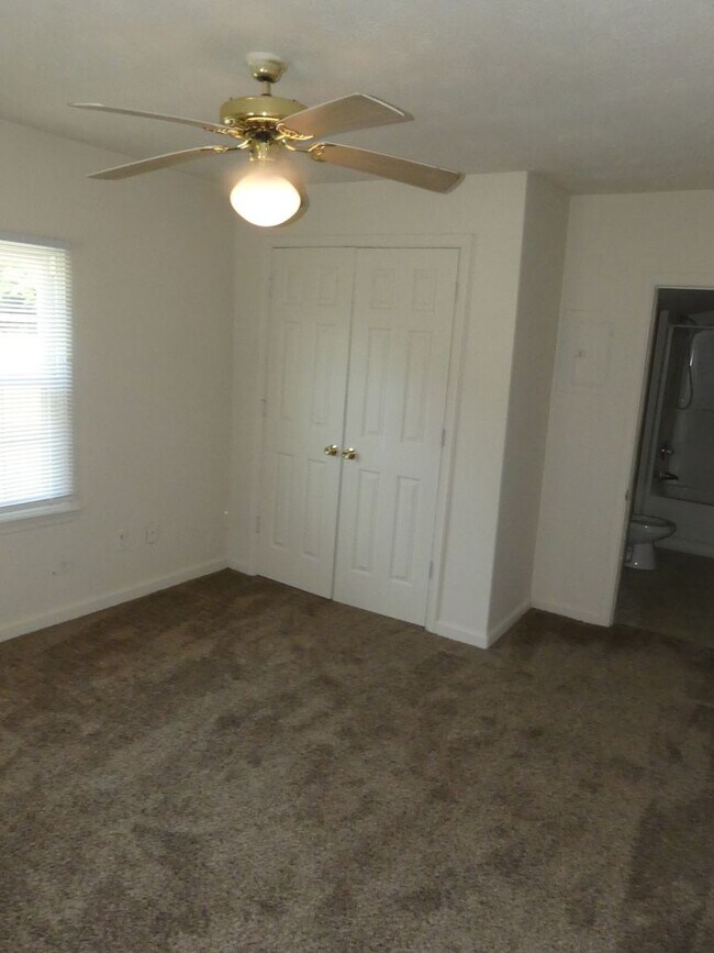 Building Photo - 1643 Briarfield Rd
