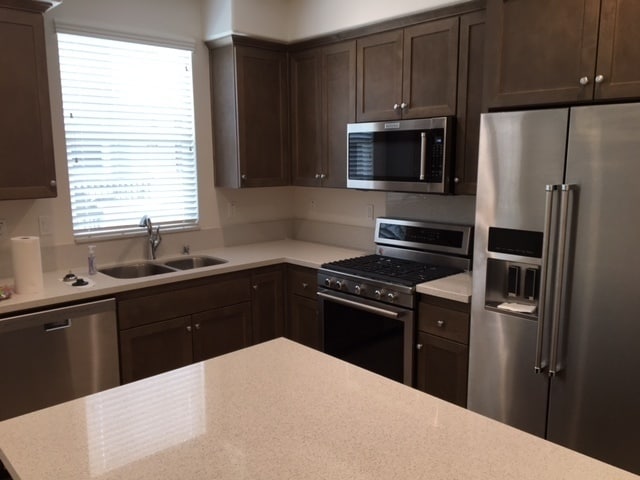 Building Photo - 3 Bedroom Townhome in Goleta