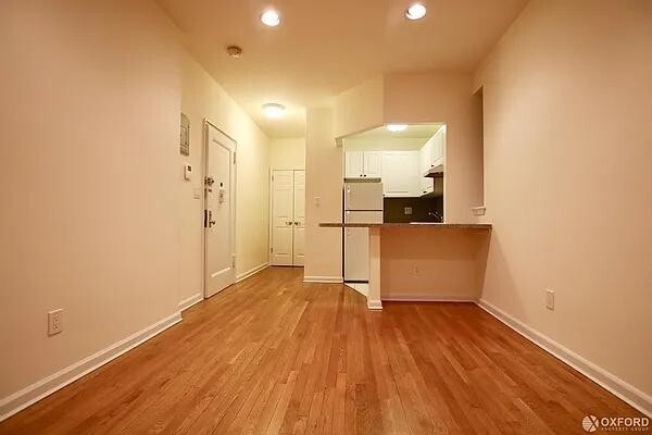 Building Photo - 151 E 81st St