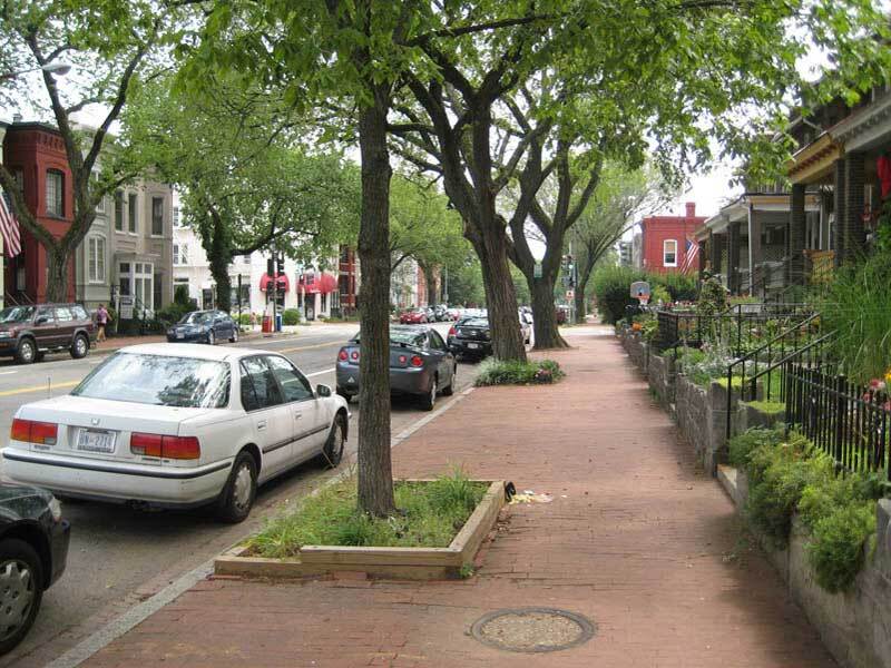 Cute walking street - 237 11th ST SE