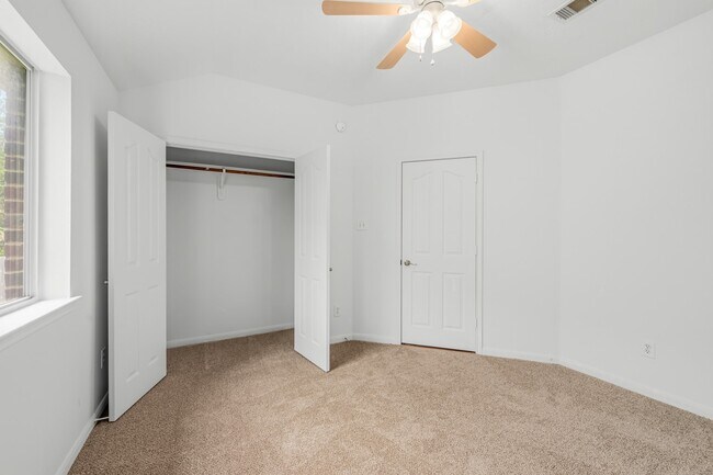Building Photo - 4908 Summer Rain Dr