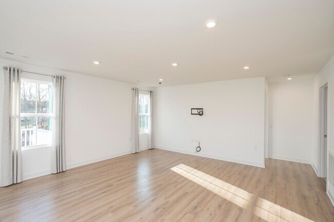 Building Photo - Beautiful One Level Home in Columbia!