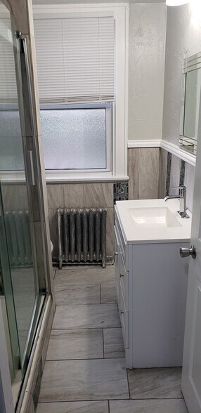 Building Photo - 535 Shelbourne Ave