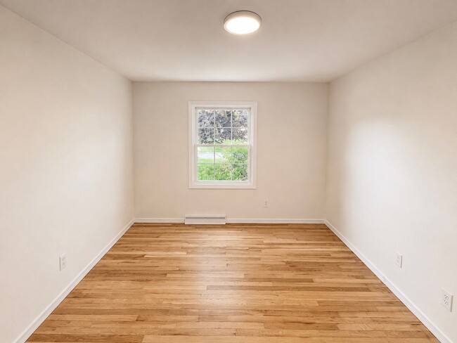 Building Photo - 3 Bed 1 Bath Rental in Rome NY