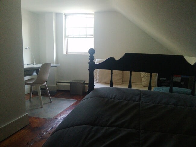 Building Photo - 48 Benefit St