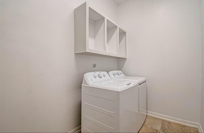 Building Photo - 75 Tapestry Forest Pl