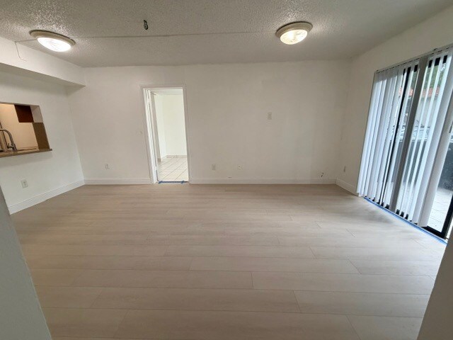Building Photo - 9704 Hammocks Blvd