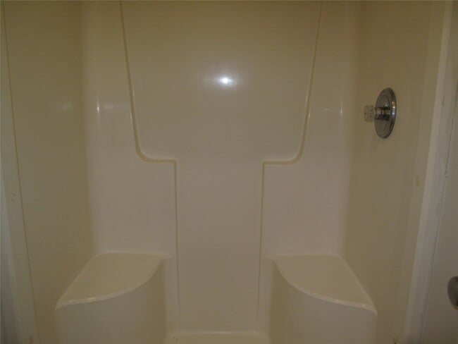 Building Photo - 6906 Sandy Knolls Dr