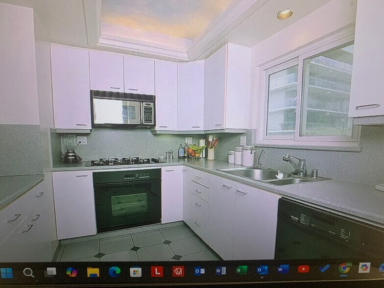 Building Photo - 129 Alta Ave