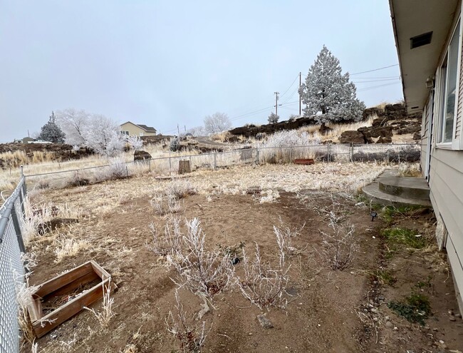 Building Photo - Cozy 3-Bedroom Home with Canyon Views and ...