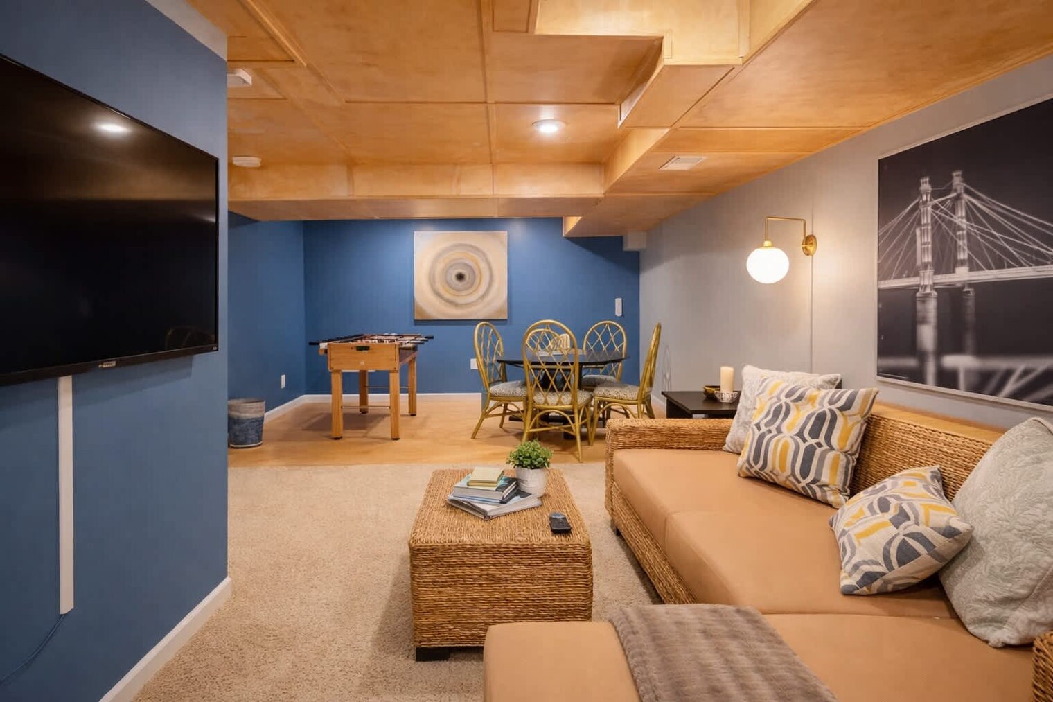 Building Photo - 111 River Dr