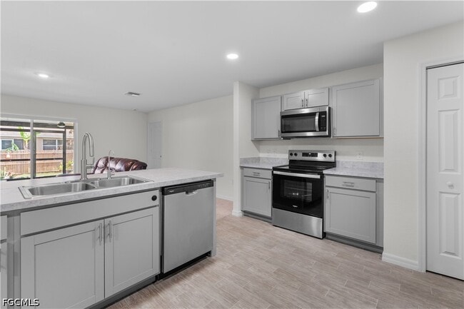 Building Photo - 2706 9th St SW