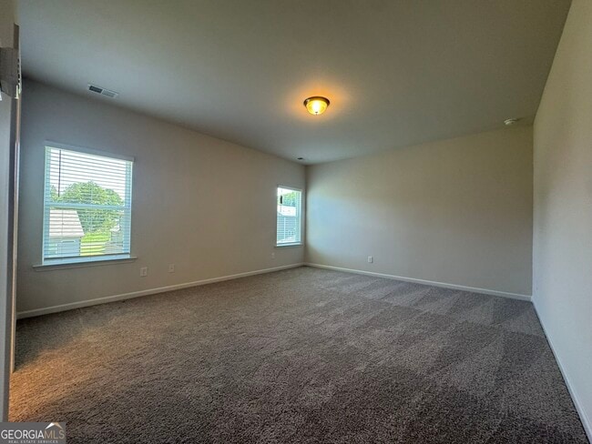 Building Photo - 202 Sycamore Ln