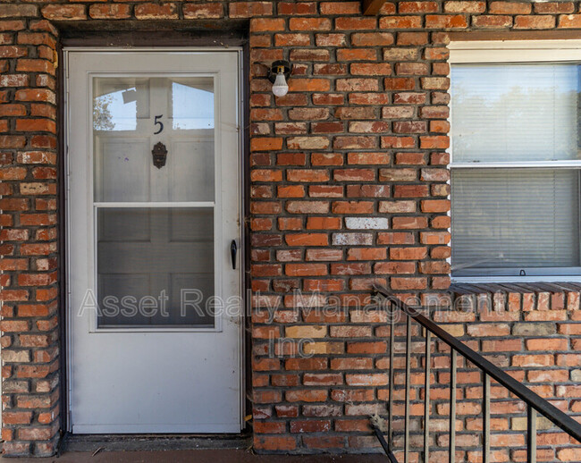 Building Photo - 5017 Inskip Rd