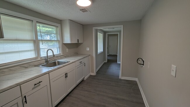 Building Photo - 130 Margaret Dr