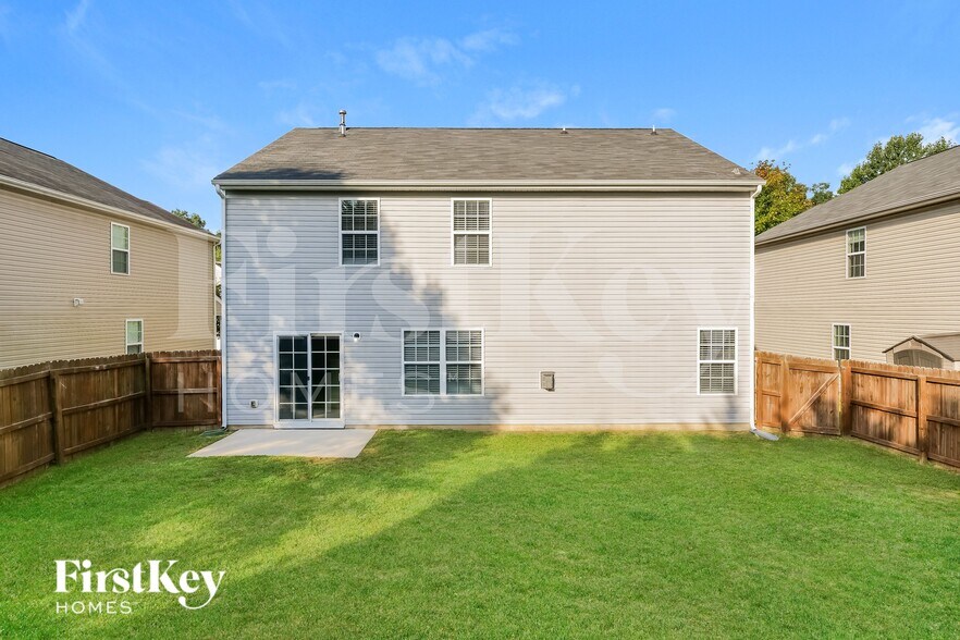 Building Photo - 151 Forest Glade Rd